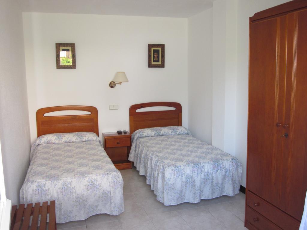 Habitaciones Lopez Azcona Noja Bilik gambar