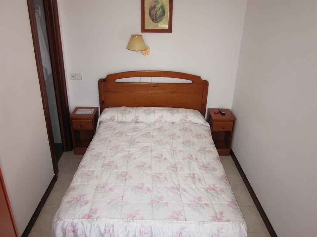 Habitaciones Lopez Azcona Noja Bilik gambar